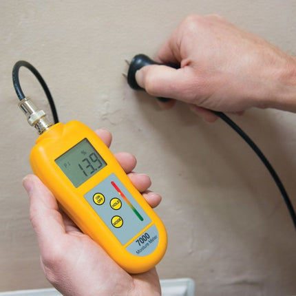 7000 Pin-type Moisture Meter with Probe