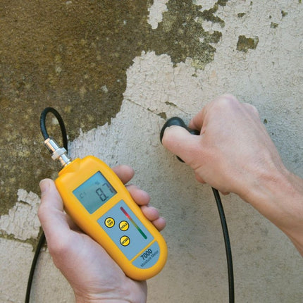 7000 Pin-type Moisture Meter with Probe