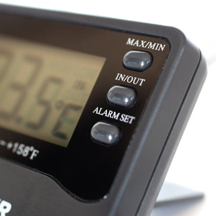 Aquarium thermometer with water and room temperature sensors