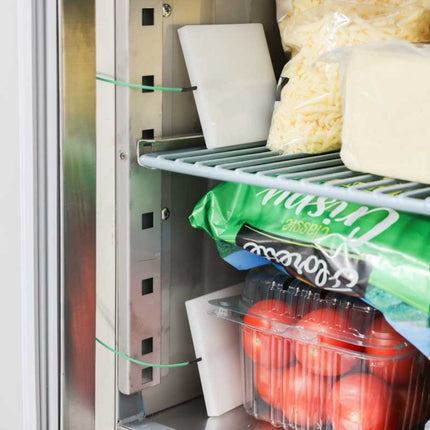 Thermocouple food temperature probe for monitoring the temperature of refrigerated foods